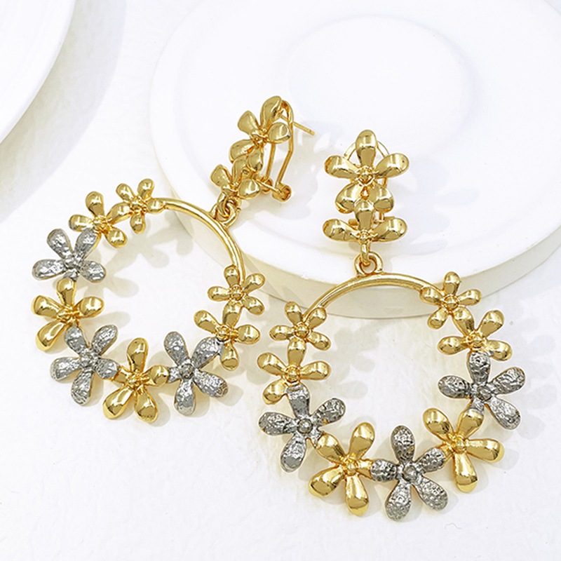 Women'S Accessories Trends 2026 - Women Big Drop Earrings 18K Gold