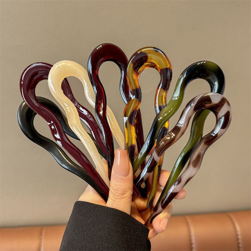 Young Women'S Accessories - Elegant Acrylic U-shaped Hairpin for Women,