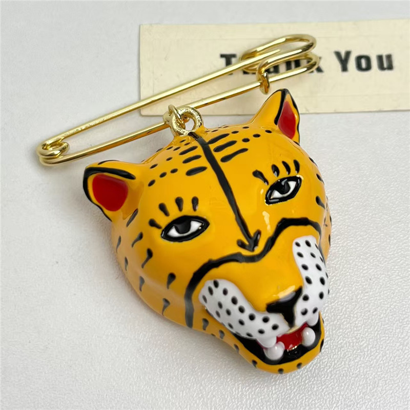 Elegant Enamel Tiger Brooch Pi - Women'S Accessories For Formal Wear recension och pris