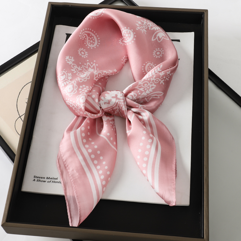 Luxury Brand Silk Square Paisl - Women Accessories Brands recension och pris